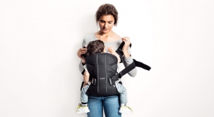étape 2 - porte-bébé One Babybjorn - portage au dos